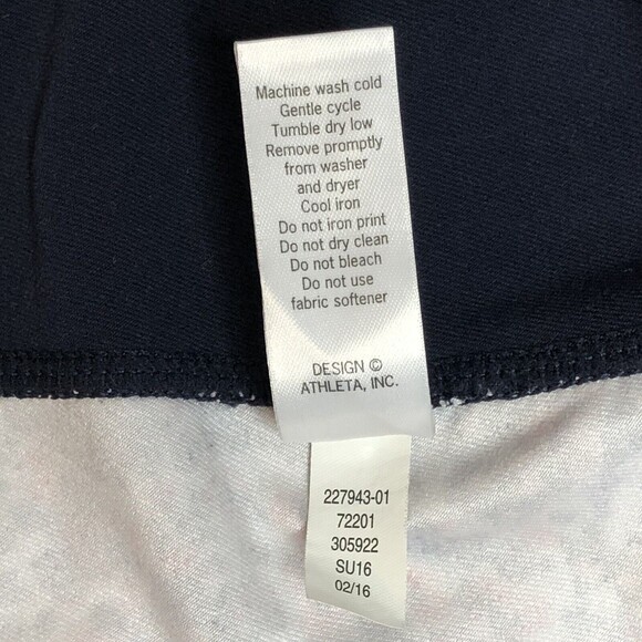 Athleta Salutation Sz M Leggings Paisley Floral Geo Navy Pattern Mid Rise Crop - Picture 8 of 8